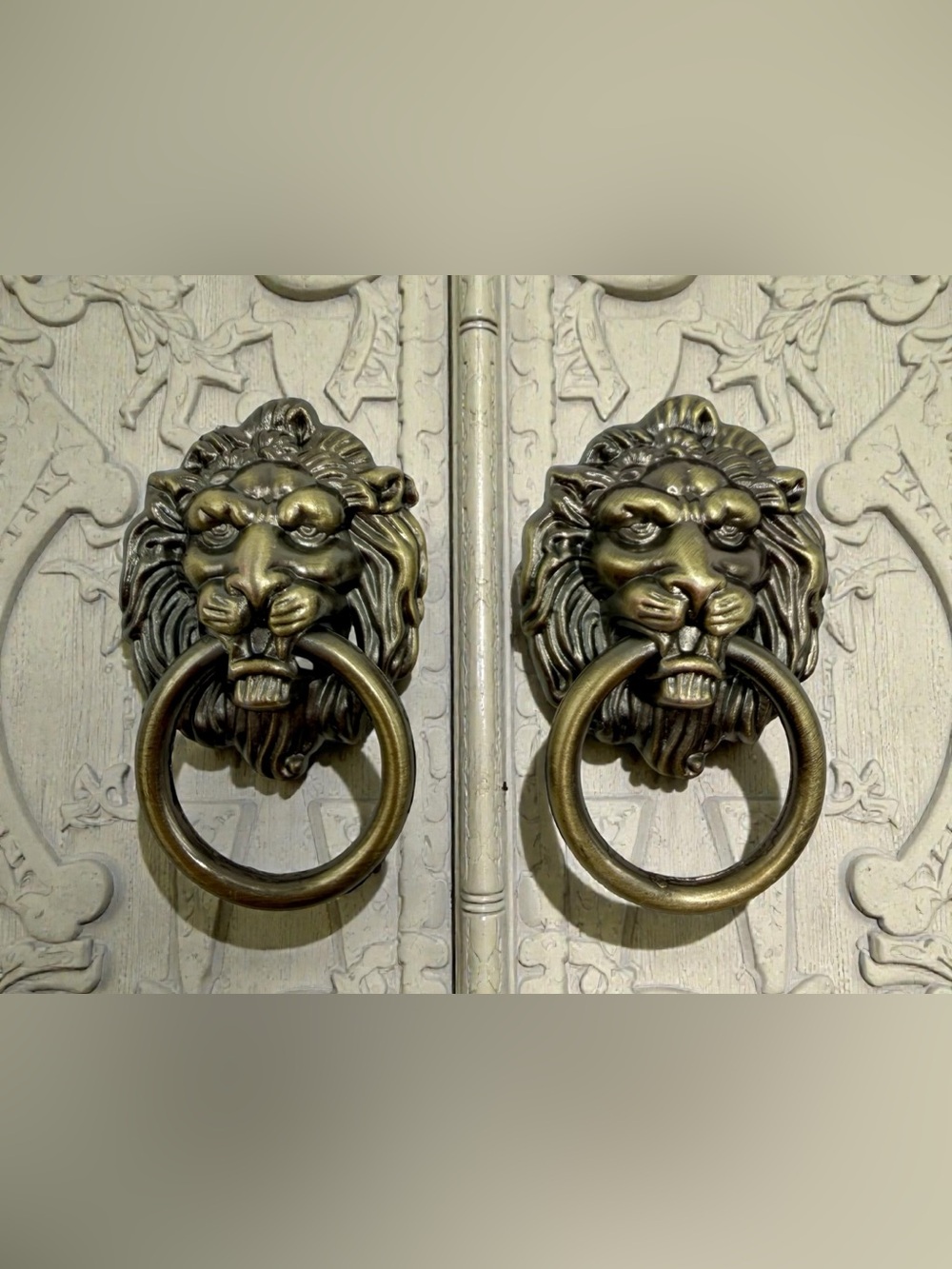 Vintage Brass Lion Head Ring Pull Handles Set of 2 Gothic Hollywood Regency